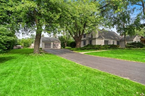 538 Benton St, Palatine, IL 60067-6906