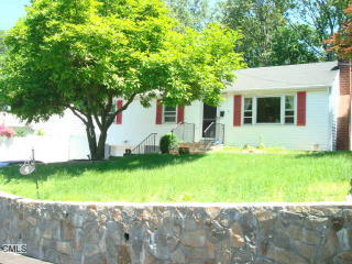 4 Byrd Rd, Norwalk, CT 06850-2828