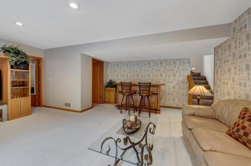 731 Heron Ave, Saint Paul MN  55128-5384 exterior