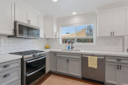 430 Stutsman Rd, Ukiah CA  95482-9553 exterior