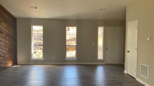3345 Hillside Dr, Lithonia, GA 30078-2807