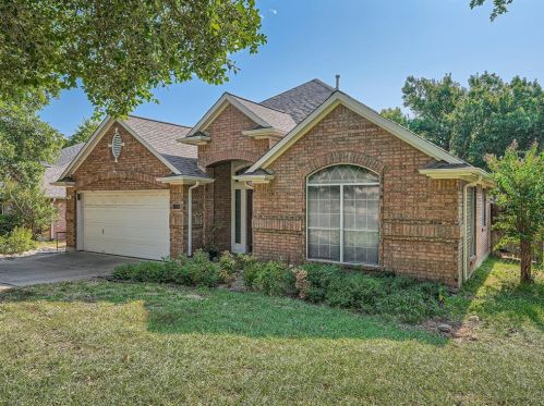 1926 Dapplegrey Ln, Austin, TX 78727-4592