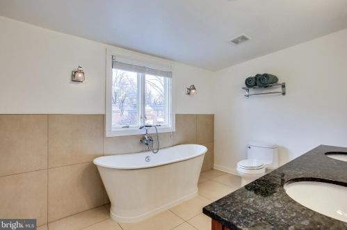 1511 Delmont Ln, Silver Spring MD 20912-7036 exterior