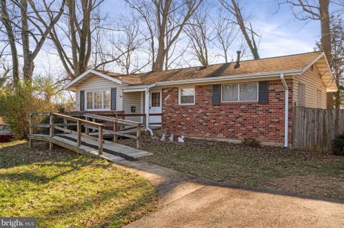 7903 College Ln, Annandale, VA 22003-5106