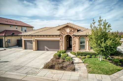 5567 Lucy Ruiz Ave, Fresno, CA 93723-9390