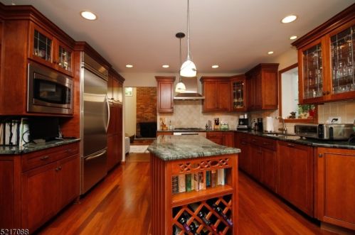 7 Wooded Hill Ln, Dover NJ  07869-3821 exterior