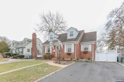 59 Fleetwood Rd, Dumont, NJ 07628-2225