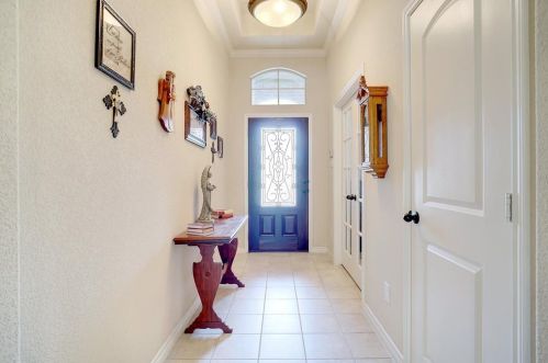 6321 Lake Side Dr, Fort Worth TX 76179 exterior