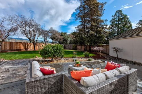 1325 Kelly Park Cir, Morgan Hill, CA 95037-3371