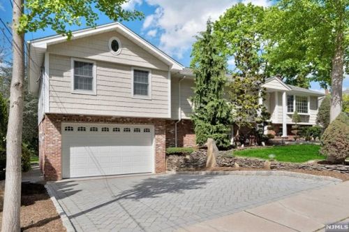 558 Taylor Ave, Oradell, NJ 07649-2523