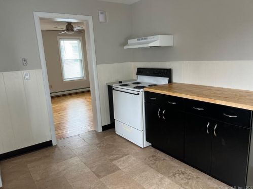 17 Winthrop St, Torrington CT  06790-3727 exterior