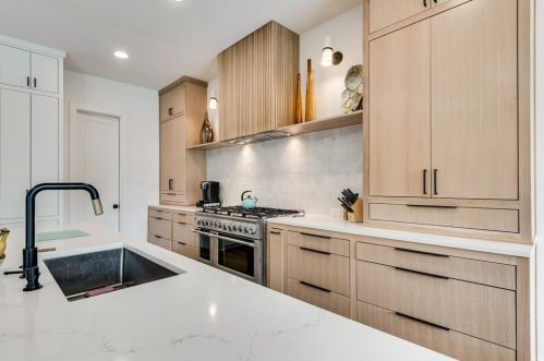 8518 Glencrest Ln, Dallas TX  75209-2632 exterior