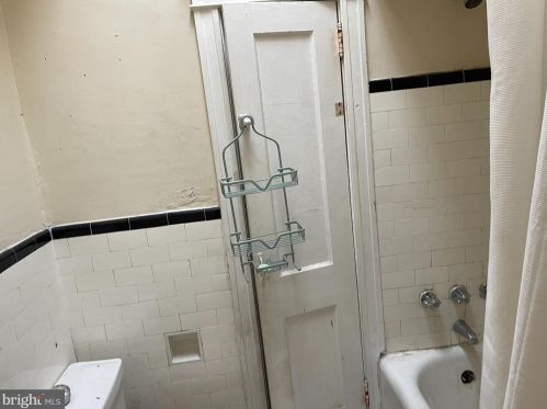 1607 Chelten Ave, Philadelphia PA 19126-3523 exterior