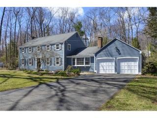7 Old Oak Dr, Simsbury, CT 06070-3021