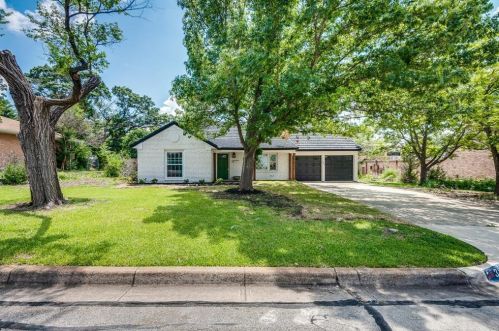 3813 Kimberly Ln, Fort Worth TX  76133-2020 exterior