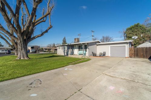 1303 Colin Ln, Modesto, CA 95355-1708