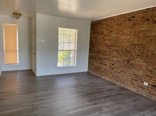 2204 Statler Dr, Carrollton TX  75007-5735 exterior