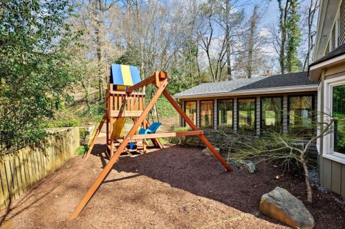 390 Forest Valley Ct, Atlanta GA  30342-2353 exterior