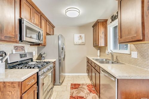 2460 Woodchuck Way, Sandy UT 84093-2770 exterior