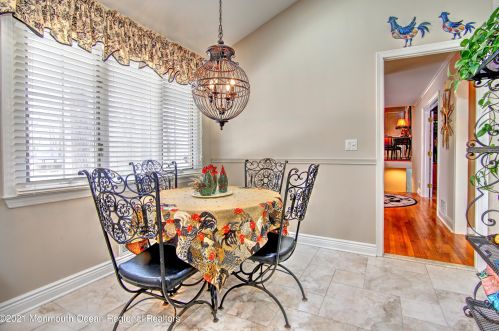 9 Fox Hill Rd, Middletown NJ exterior