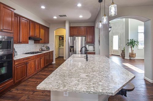 1894 Vintage Cir, Valley Home CA  95361-8678 exterior