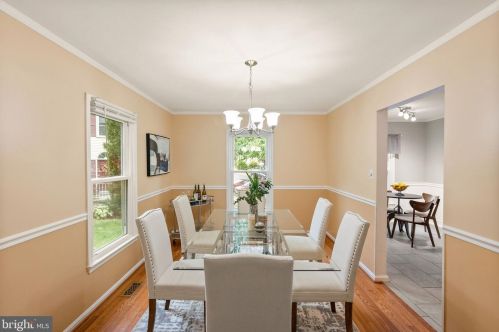 7223 Olde Lantern Way, Springfield VA  22152-3568 exterior
