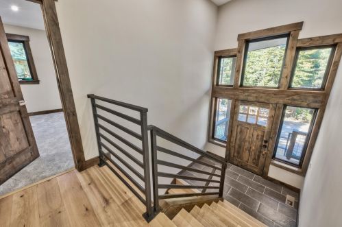 12864 Peregrine Dr, Truckee, CA 96161-6826