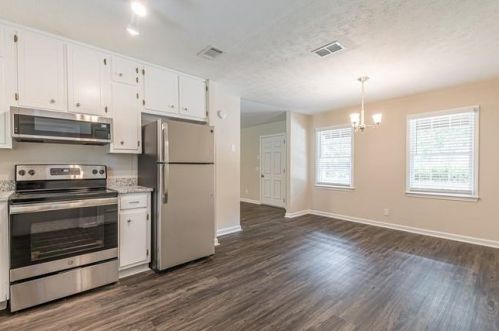 3962 Woodland Cir, Conyers GA  30013-3057 exterior