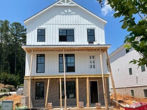 3900 White St, Suwanee, GA 30024-1806