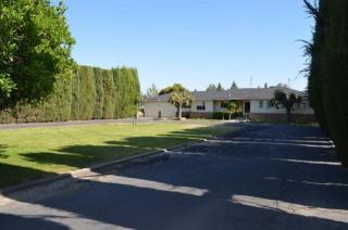 4532 Nees Ave, Clovis, CA 93611-8158