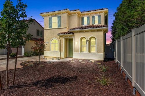 3963 Aristotle Cir, Rancho Cordova, CA 95742-8105