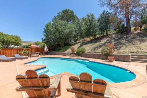 1117 Mountain View Cir, Fairfield CA  94558-5311 exterior
