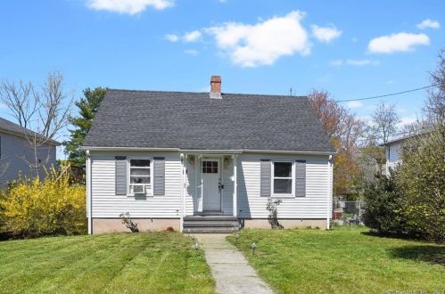 60 Bouffard Ave, Waterbury, CT 06705-1716
