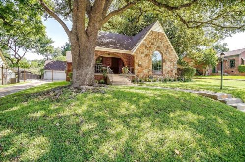 4317 Pershing Ave, Fort Worth TX  76107-4243 exterior
