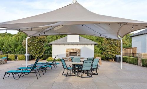 2253 Longwood Dr, Carrollton TX 75010-4912 exterior