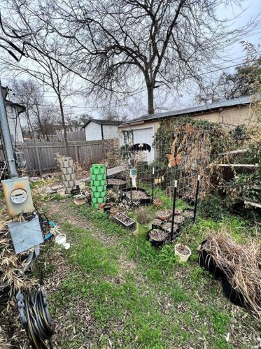 1102 Castile Rd, Austin TX  78733-2518 exterior