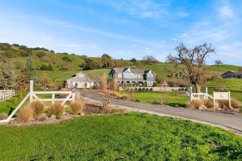 7670 Crews Rd, Gilroy CA  95020-9558 exterior