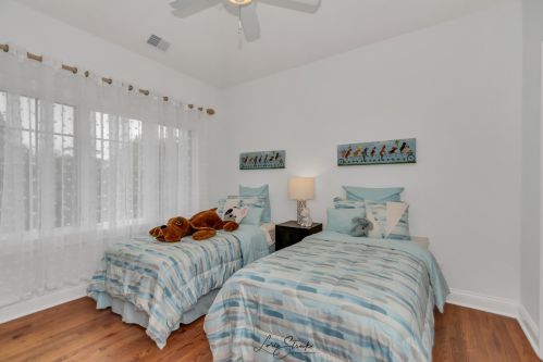 305 Ambriance Dr, Willowbrook IL  60527-0803 exterior