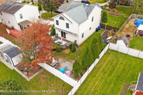 125 Shoreland Ter, Middletown NJ  07748-6212 exterior