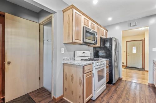 261 Gresham Ave, Saint Paul MN  55128-3916 exterior