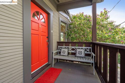 2122 Sacramento St, Berkeley, CA 94702-1905