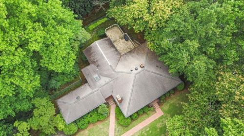 152 Burdette Rd, Atlanta GA  30327-4804 exterior