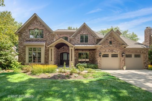 1108 Heatherton Dr, Naperville, IL 60563-2227
