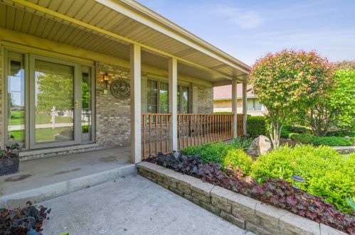 332 Orchard Ln, Sollitt, IL 60401-5002