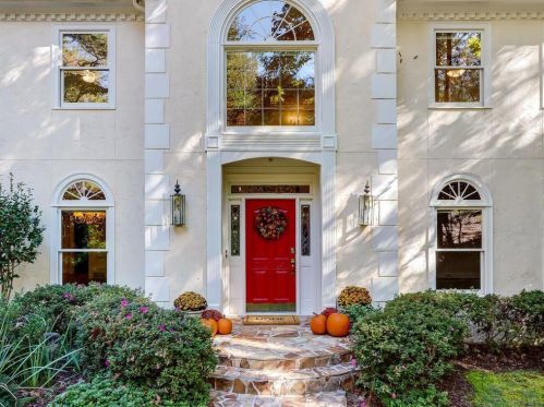 8255 Habersham Waters Rd, Atlanta GA  30350-3713 exterior