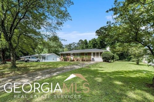 3305 Flowers Dr, Atlanta GA  30337-1001 exterior