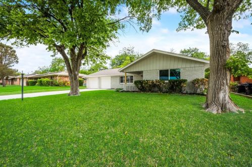 2101 Downey Dr, Fort Worth, TX 76112-5207