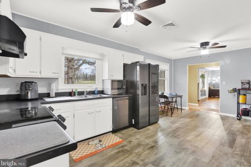 699 Barnstable Rd, Carlisle PA  17015-7425 exterior