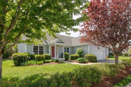 24 Compass Ct, Niantic, CT 06357-1648