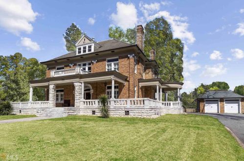 88 Broad St, Newnan, GA 30263-2045